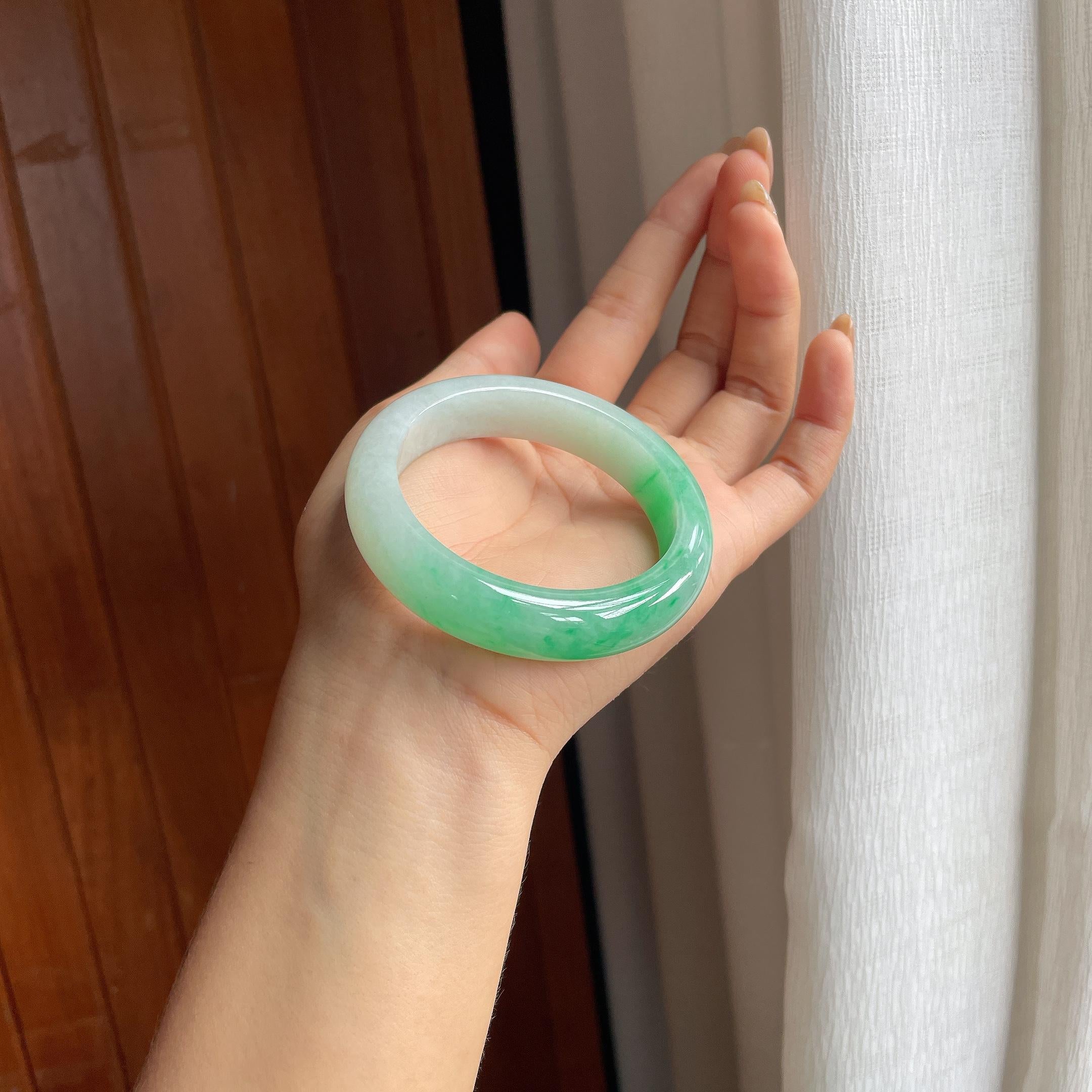 糯冰带色翡翠平安镯(54mm)（yc415368）