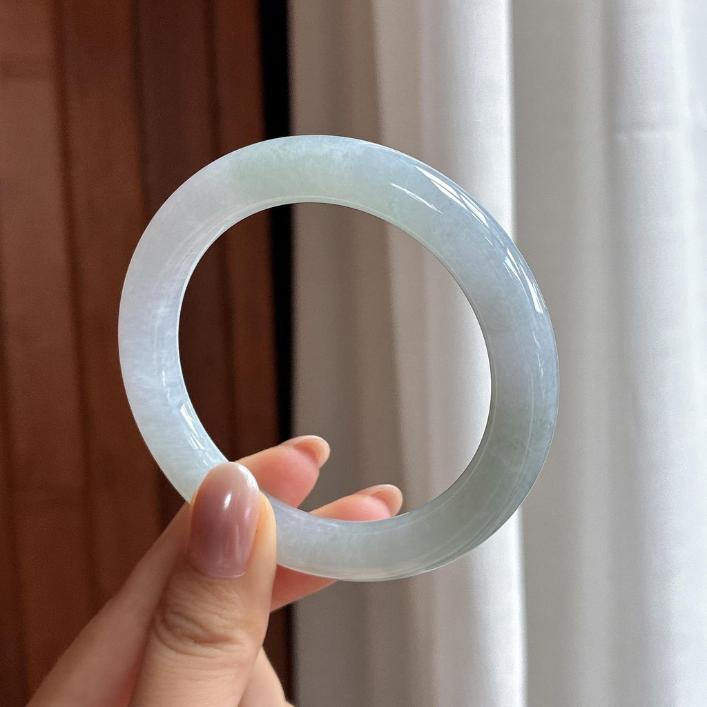 细糯种淡底色圆条手镯 55圈 天然缅甸A货翡翠（yc525794）