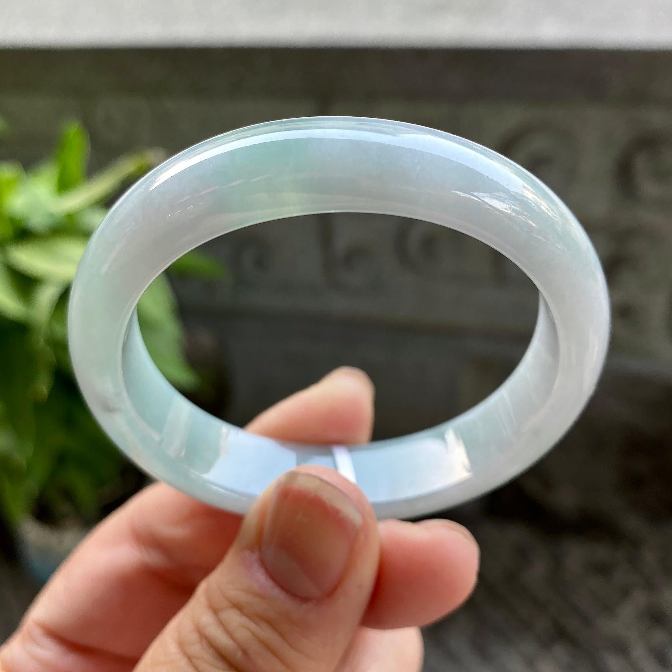 小圈口 细糯种淡晴底贵妃手镯50.6圈口 天然缅甸A货翡翠（yc313323）