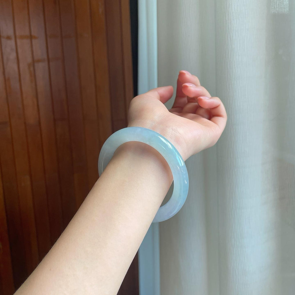 冰种淡底色翡翠圆条手镯（53mm)（yc329561）