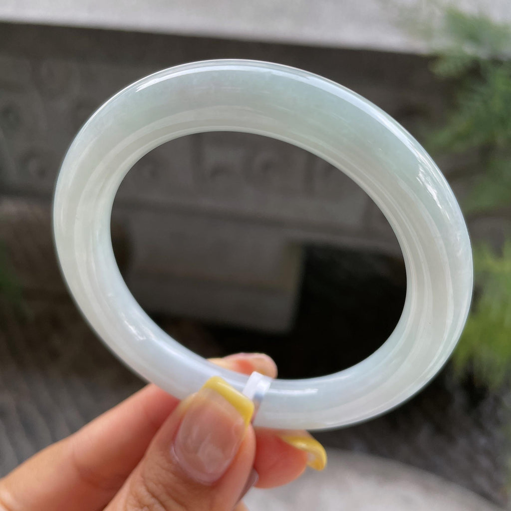 小圈口     细糯种带底色圆条手镯53.6圈    天然缅甸A货翡翠（yc387375）