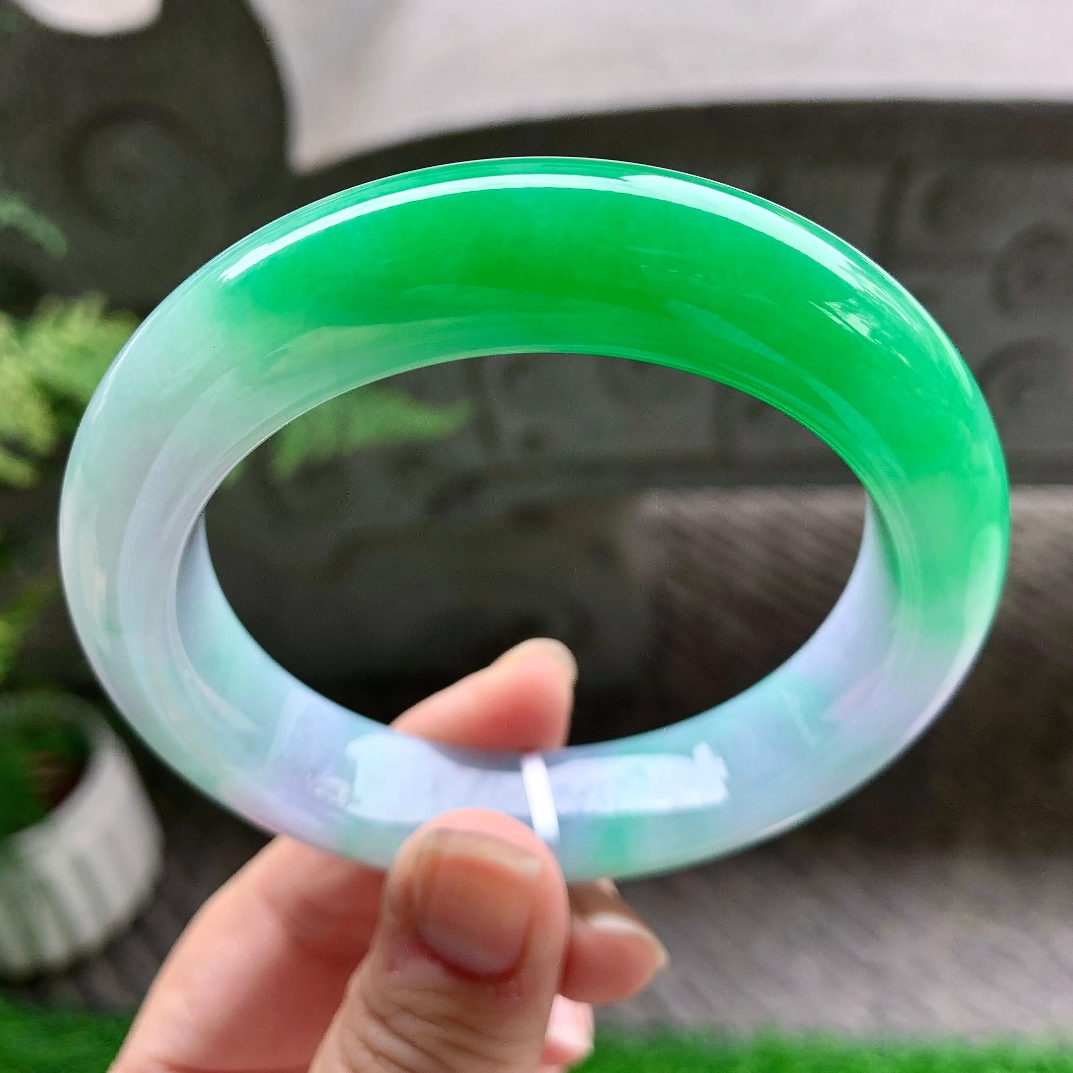 细糯种淡紫底飘阳绿宽版轮胎手镯（60.4mm）（yc254110）