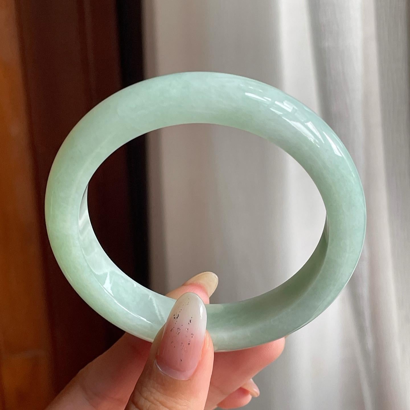 糯冰种晴底翡翠平安镯（56.5mm）（yc217413）