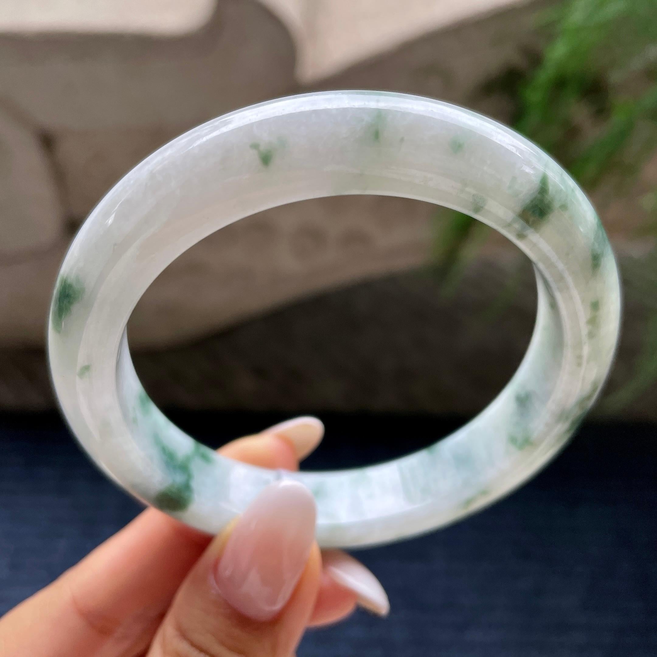 大圈口   糯种飘花正圈平安镯    61.2圈    天然缅甸A货翡翠（yc410283）