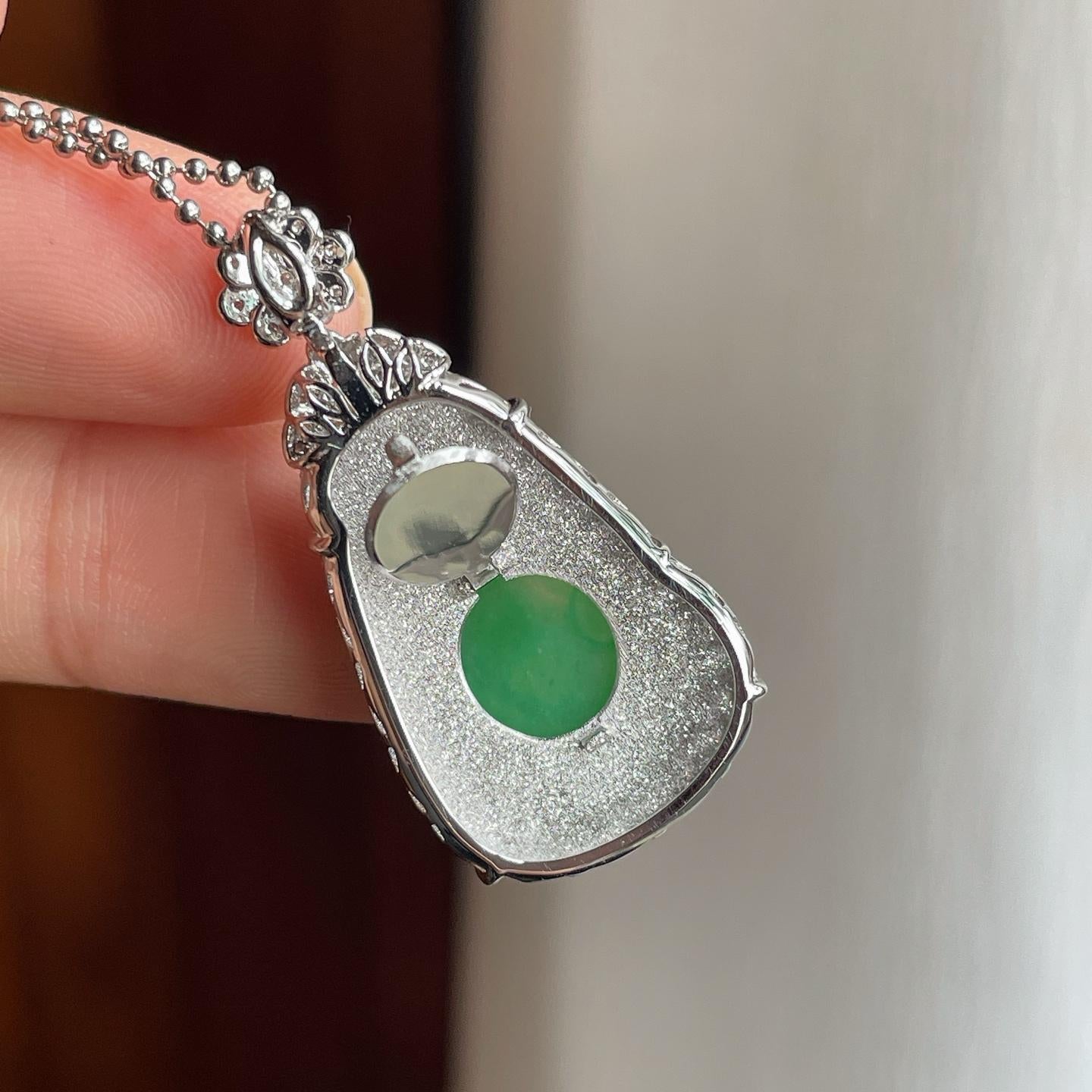 18k金镶糯冰带色翡翠如意（yc251061）