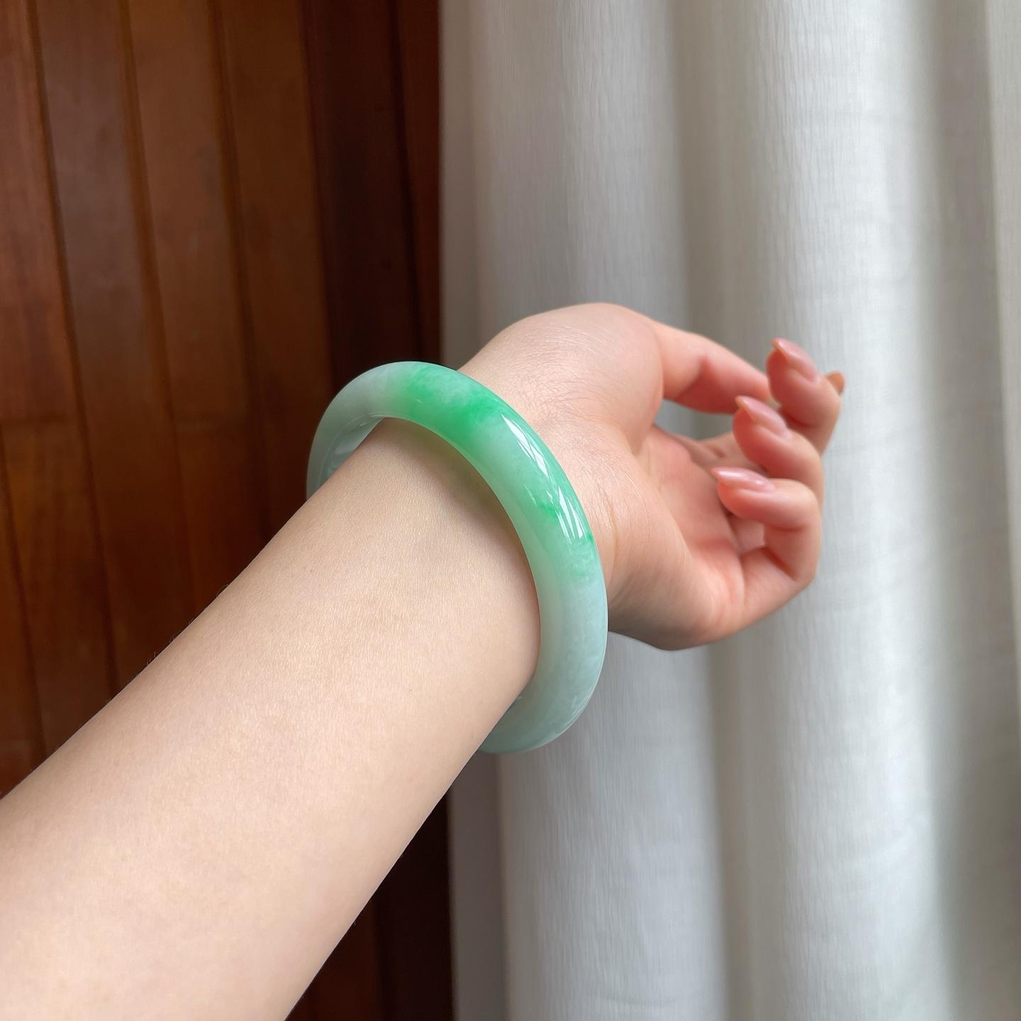 糯冰带色翡翠平安镯（58.3mm)（yc347293）
