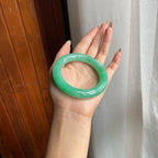 糯冰满绿翡翠圆条手镯（53.5mm）（yc221857）