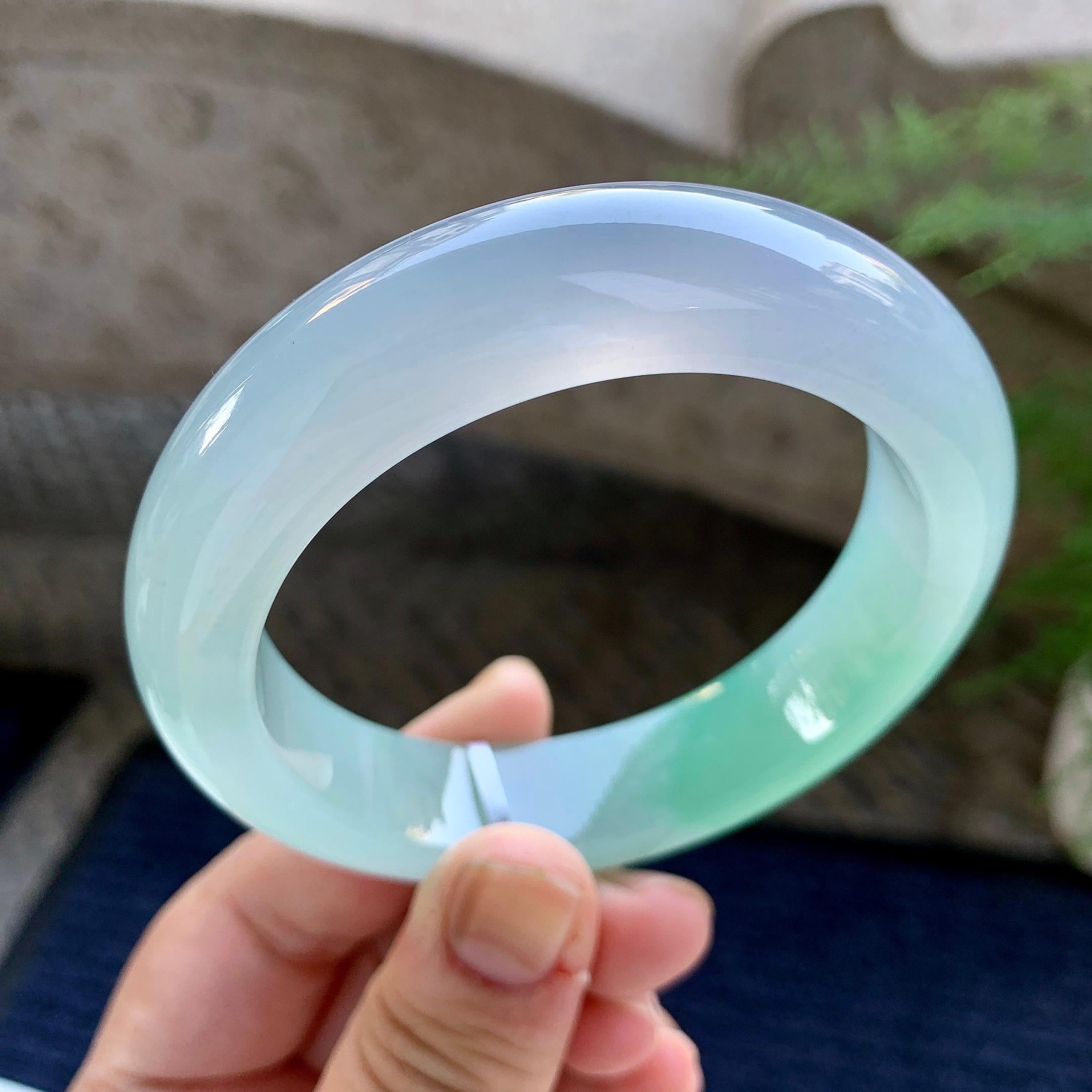 糯冰种飘绿宽版轮胎手镯（58.7mm）（yc243455）