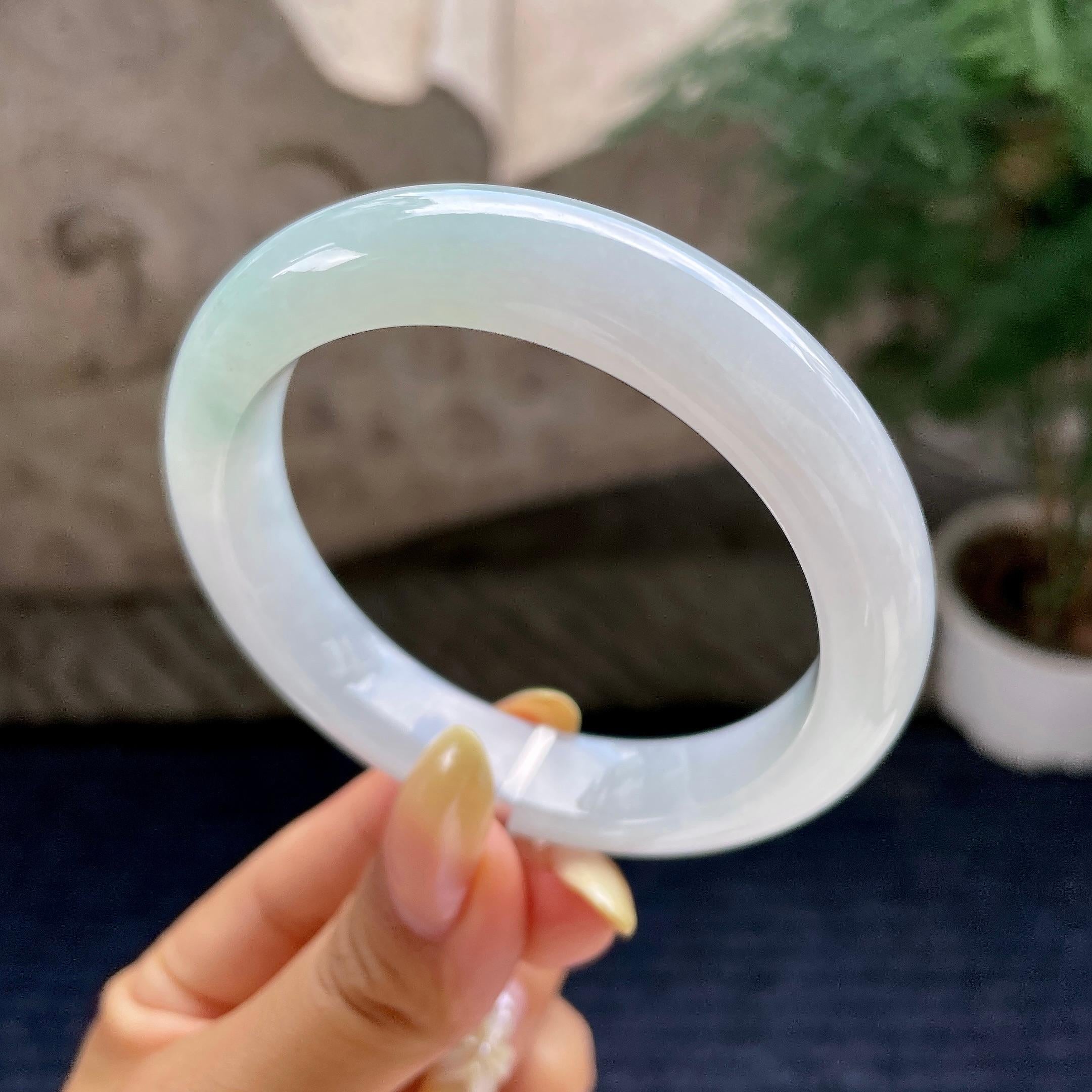 细糯种飘花正圈平安镯56.8圈 天然缅甸A货翡翠（yc483957）