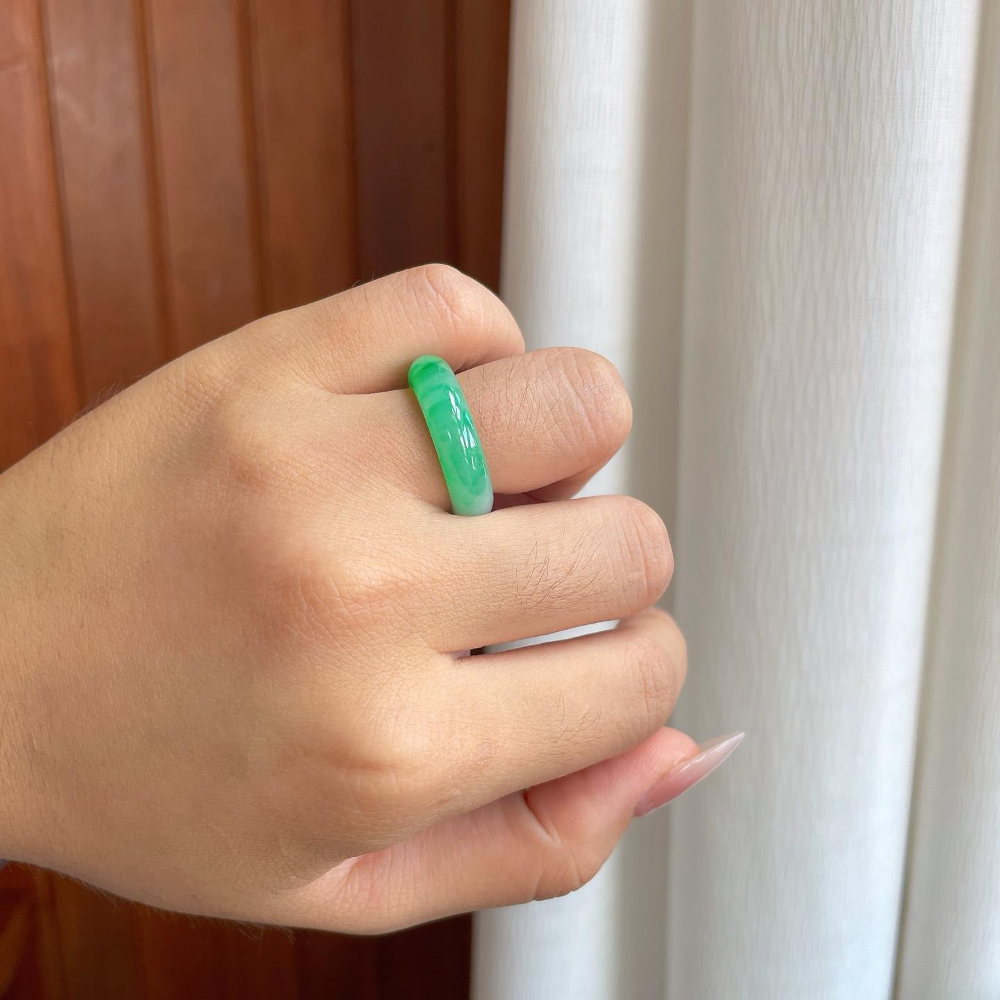 糯冰带色翡翠戒圈（yc258408）