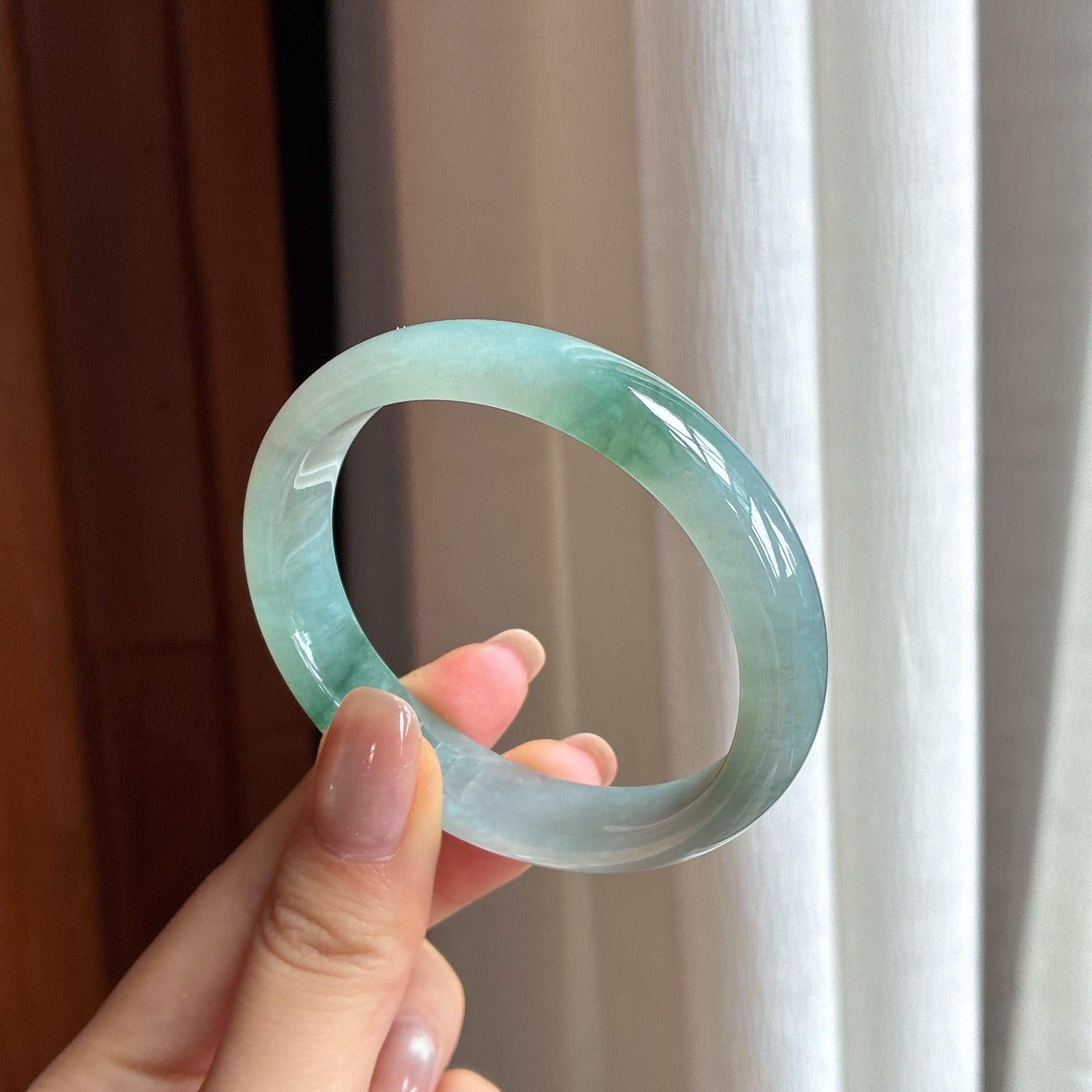 糯冰飘花翡翠贵妃镯 55圈（yc438255）