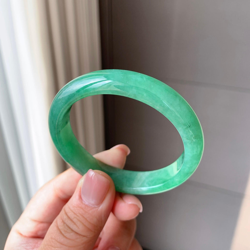 糯种晴底飘绿花贵妃手镯 53.2圈口 天然缅甸A货翡翠（yc484915）