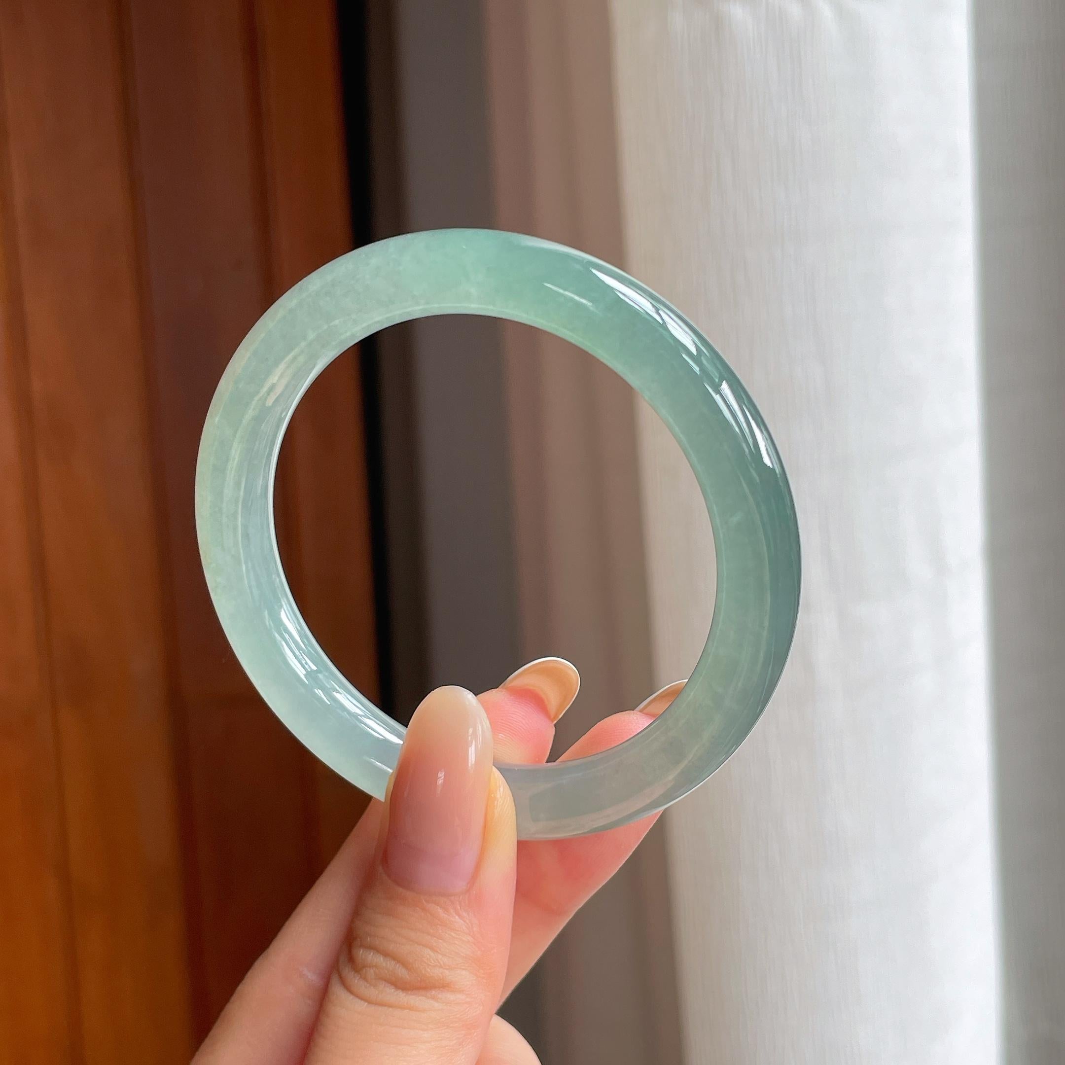 冰种湖水绿翡翠圆条手镯（52.3mm)（yc414701）