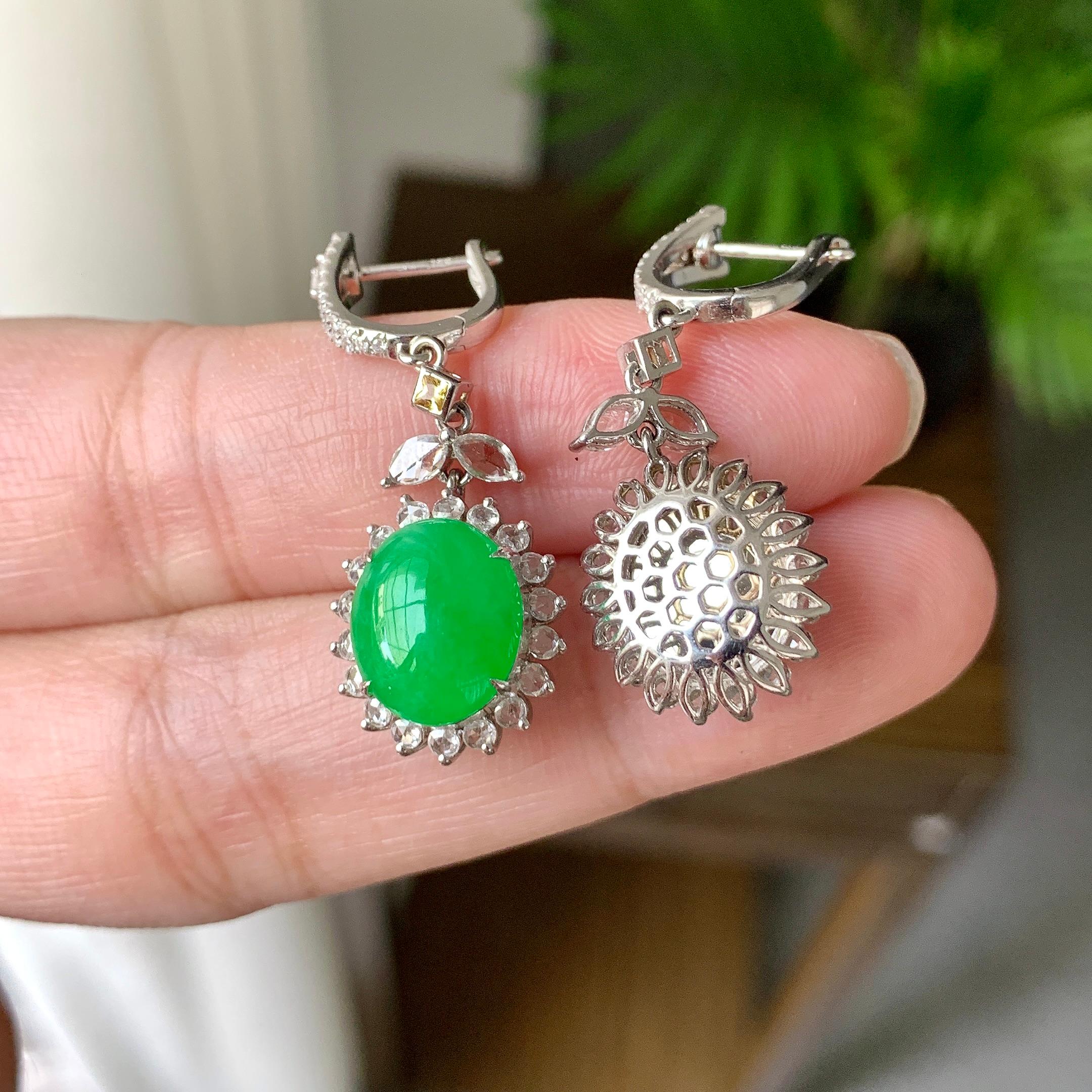 18K金钻镶细糯种翠绿蛋面耳坠（yc248183）