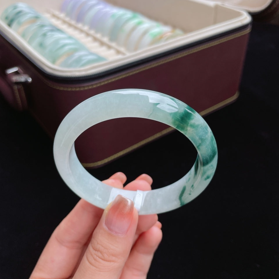 糯冰飘花正圈翡翠手镯（56mm）（yc017393）