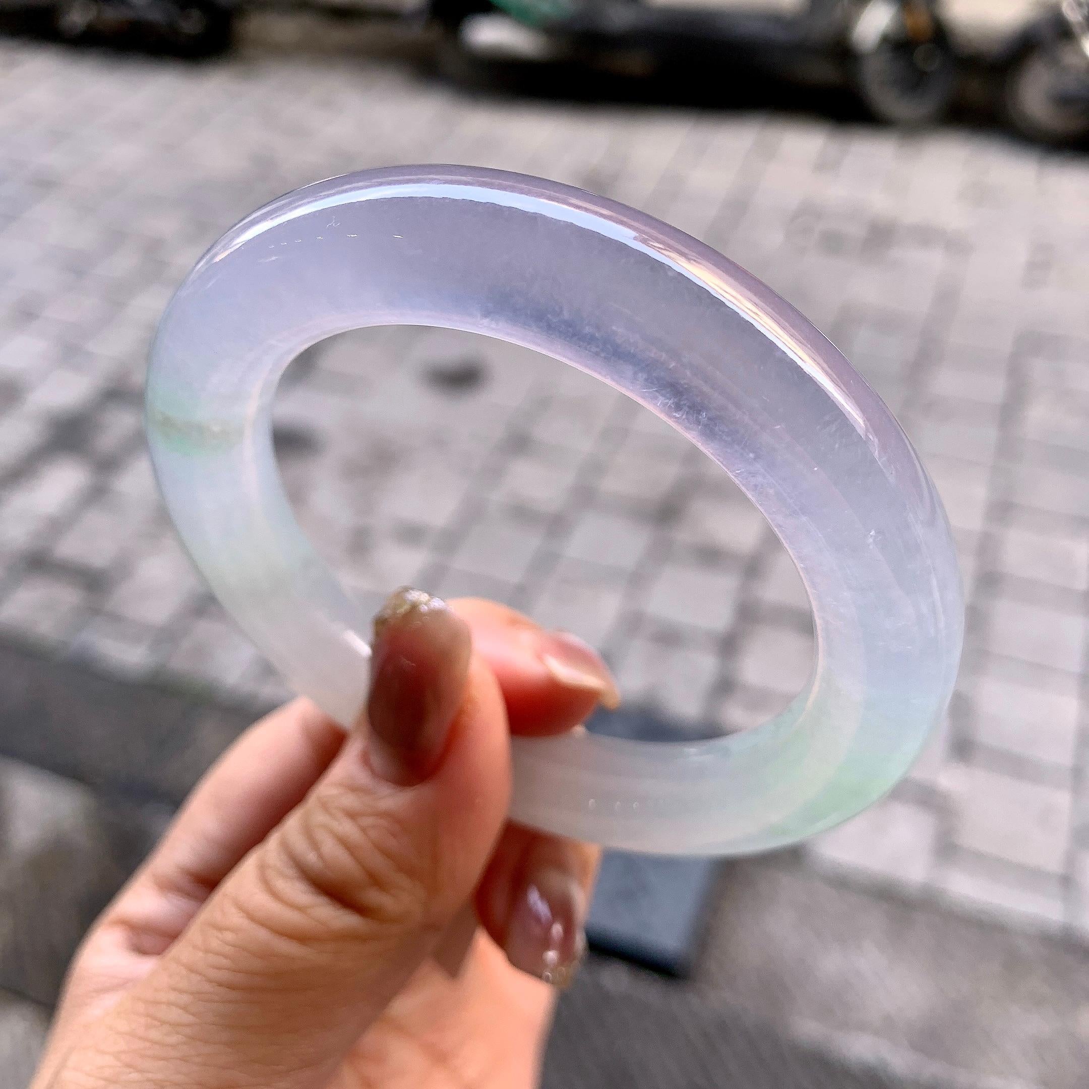 冰种淡春彩圆条手镯（54.7mm）（yc292640）