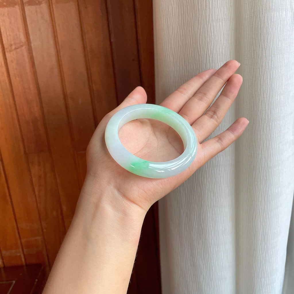 糯冰飘绿翡翠平安镯（55.8mm）（yc411302）