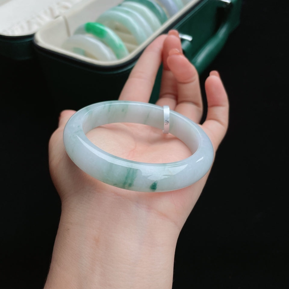 细糯冰飘花正圈翡翠手镯（56.5mm）（yc017162）