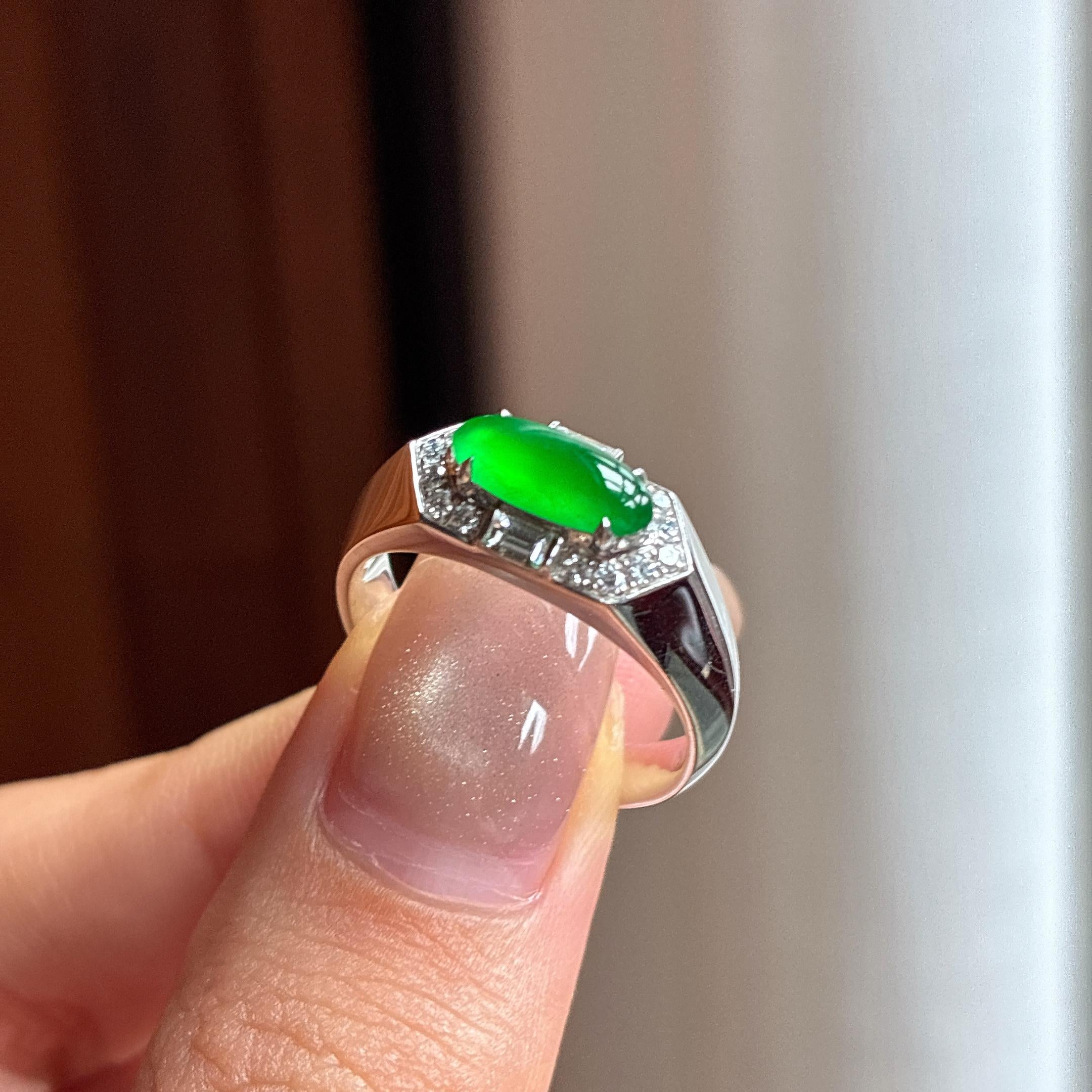Nhẫn 18k vàng ngọc phỉ thúy chủng băng dương lục tự nhiên Miến Điện loại A (yc450161)