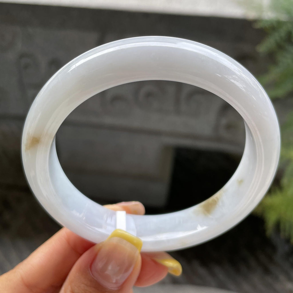 大圈口     细糯种飘黄翡正圈平安镯58.7圈       天然缅甸A货翡翠（yc387378）