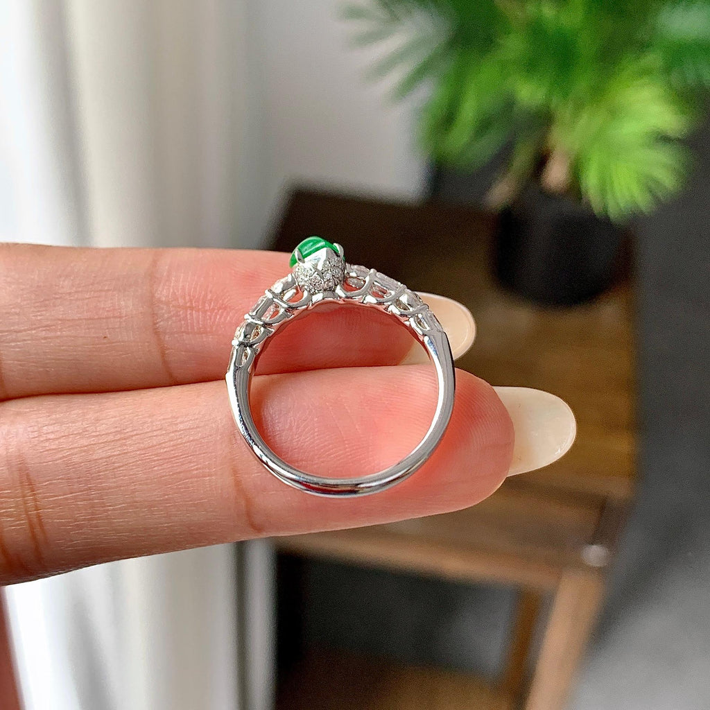 18k金钻镶冰种满绿蛋面戒指（yc257224）