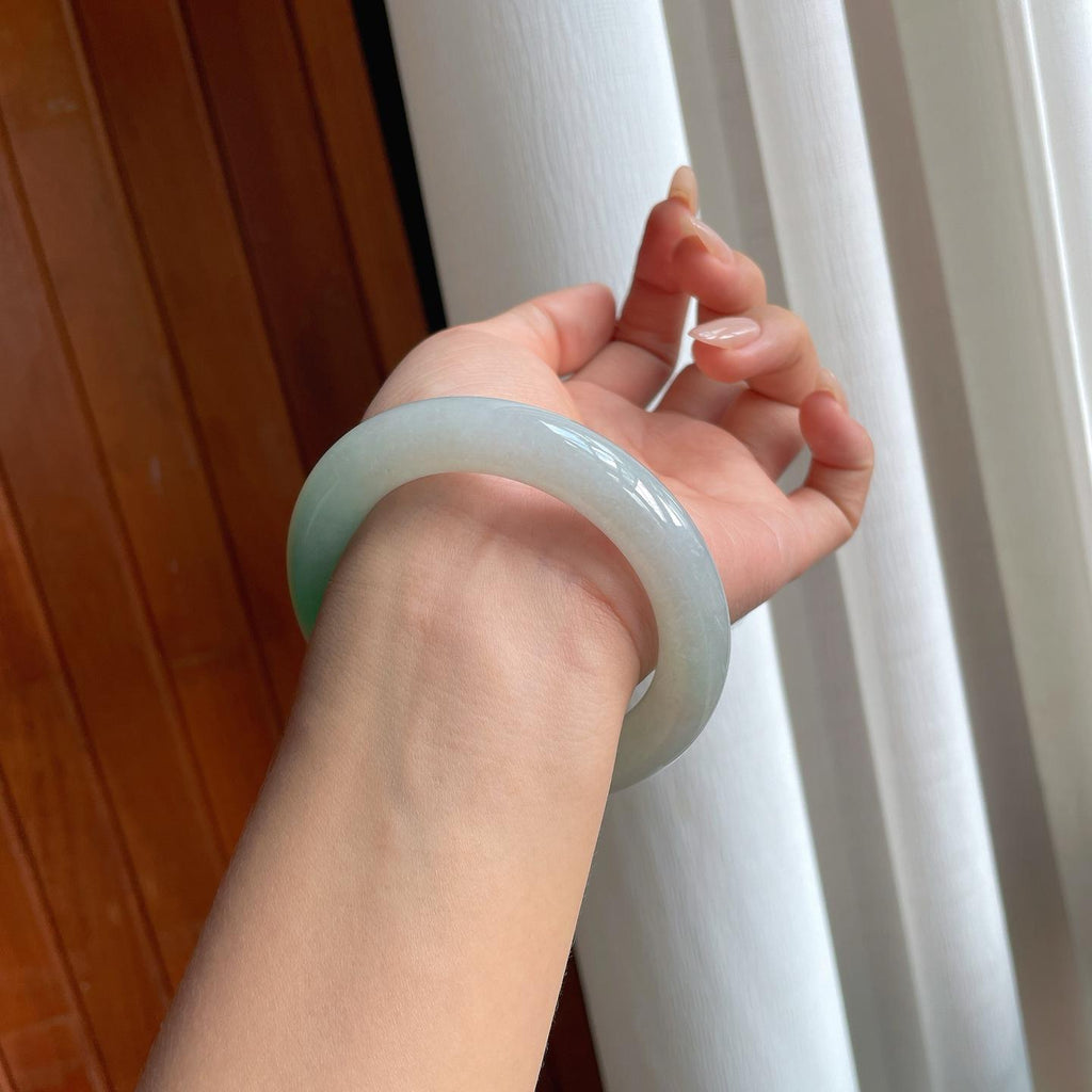 糯冰带色圆条翡翠手镯（58mm）（yc238188）