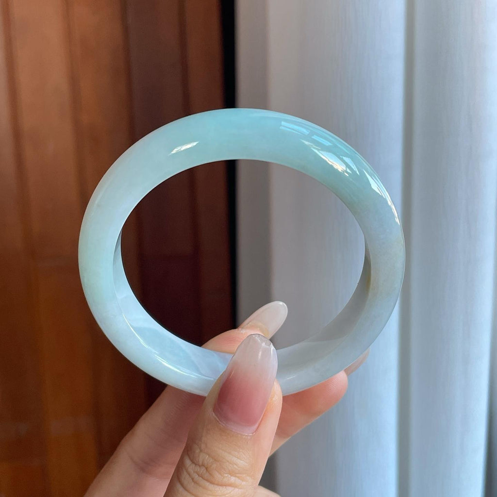 细糯种淡晴底翡翠平安镯（57.8mm）（yc266500）