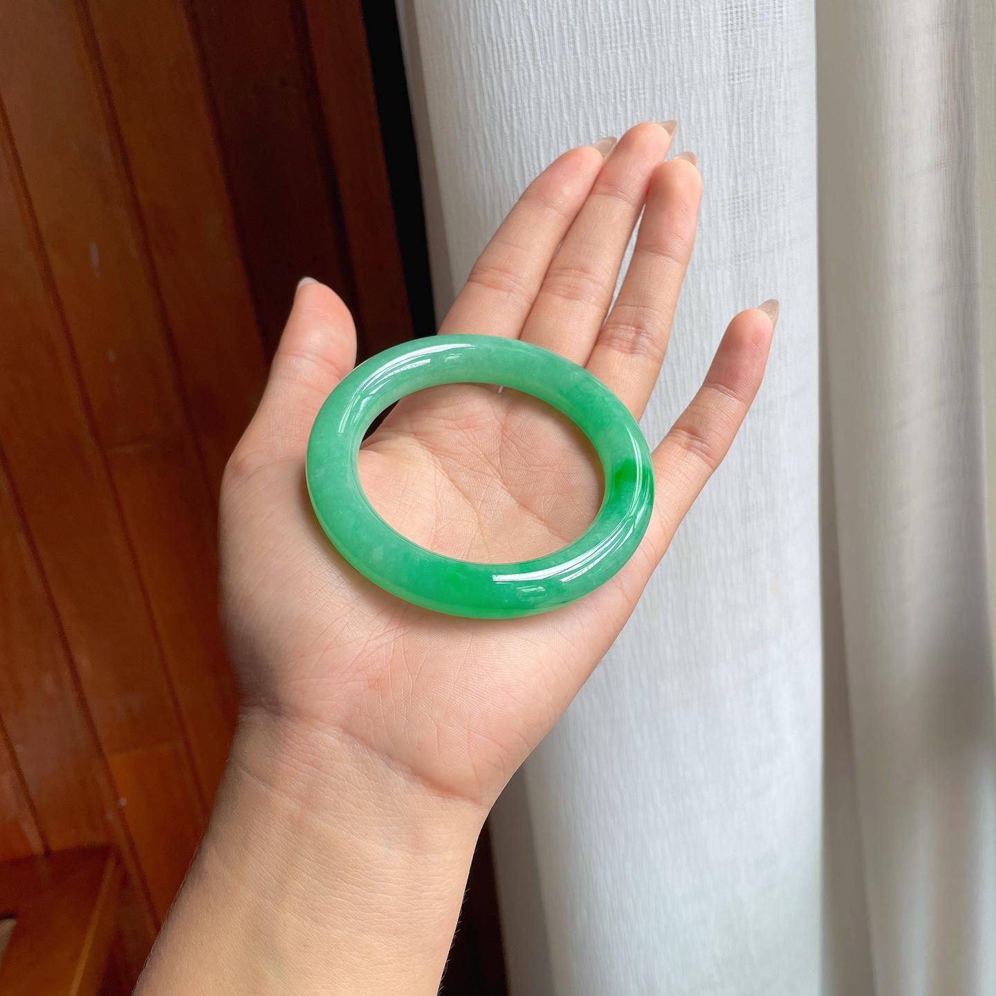 糯种满色圆条翡翠手镯（54mm）（yc238191）