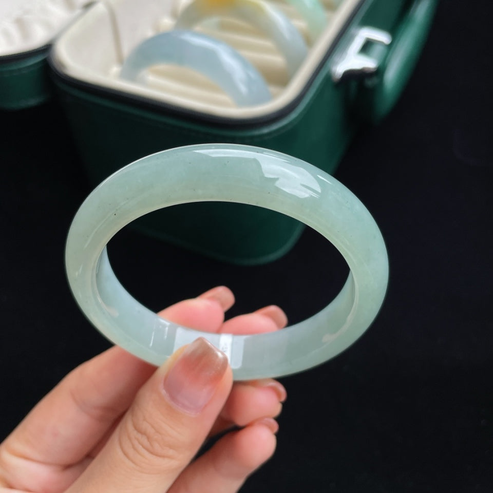 糯冰蓝晴底翡翠手镯（56mm）（yc017028）