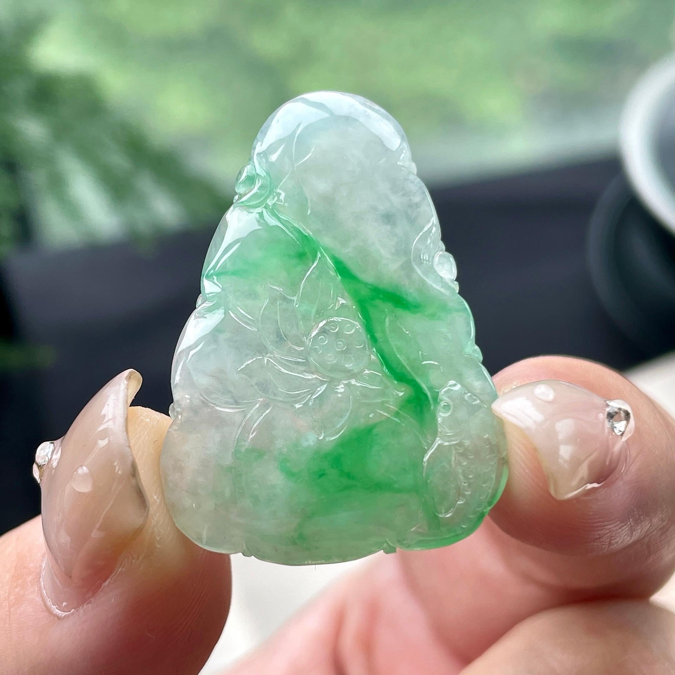 糯冰种飘绿花莲花牌挂件 天然缅甸A货翡翠（yc477755）
