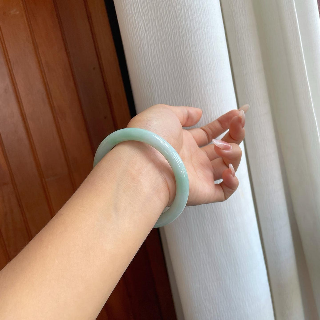 糯种带色圆条翡翠手镯（61mm）（yc268115）