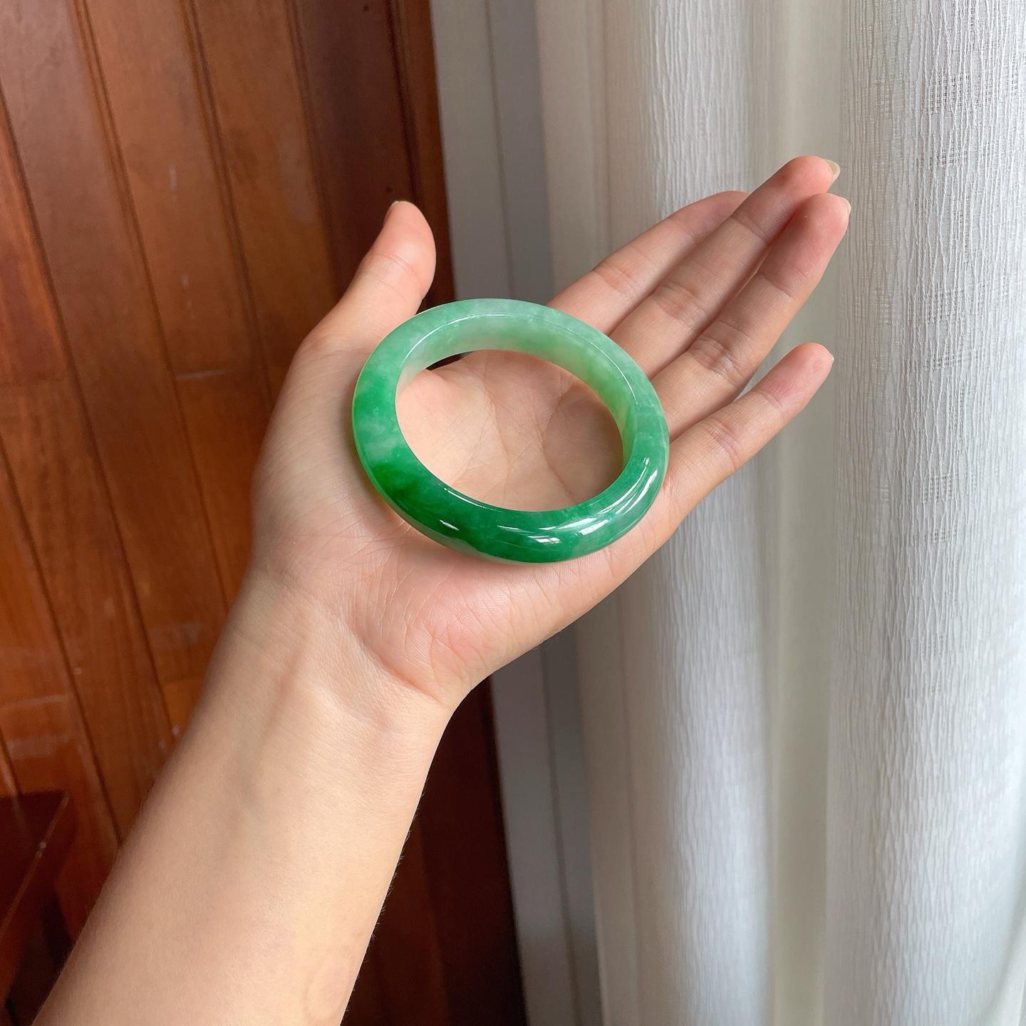 糯冰带辣色翡翠平安镯（54.6mm）（yc400220）