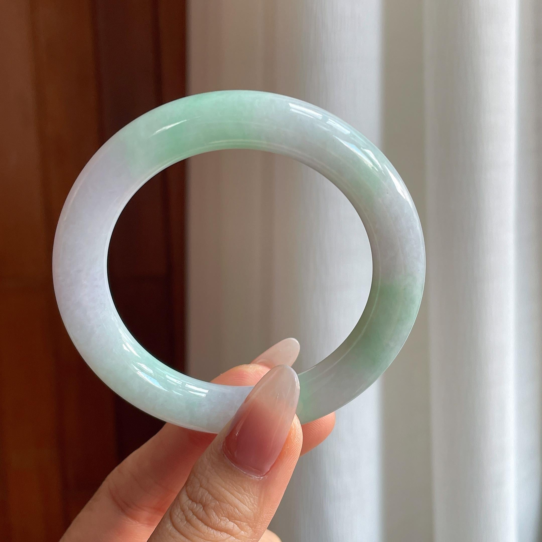 糯冰飘绿花翡翠圆条手镯（54.2mm）（yc295067）