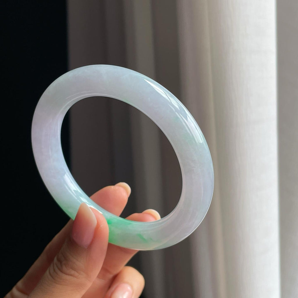 糯冰春带彩翡翠圆条手镯（56.5mm）（yc377011）