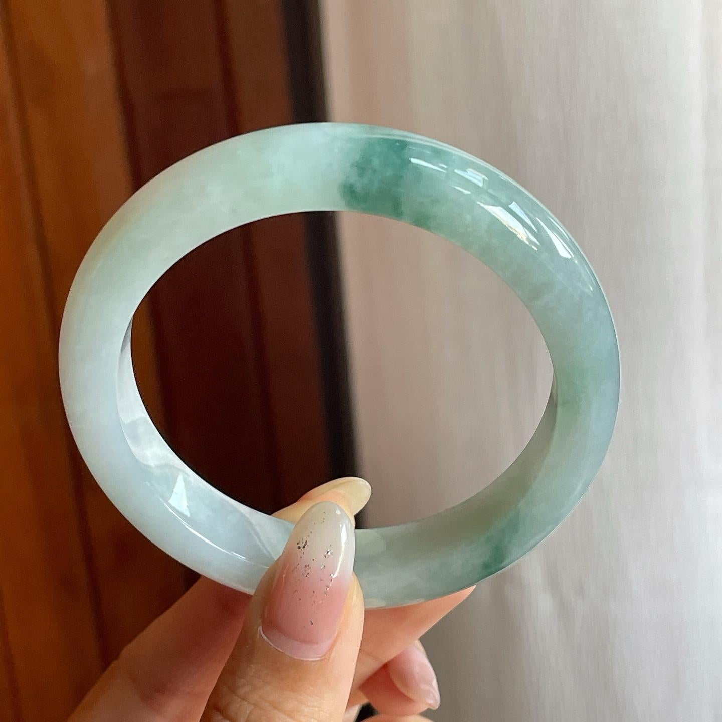 糯冰种飘蓝花翡翠平安镯（55.7mm）（yc220240）
