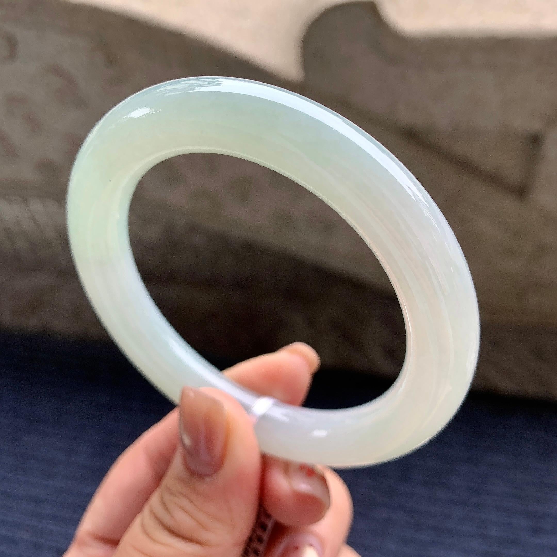 细糯种淡晴底圆条手镯 56圈口 天然缅甸A货翡翠（yc345057）