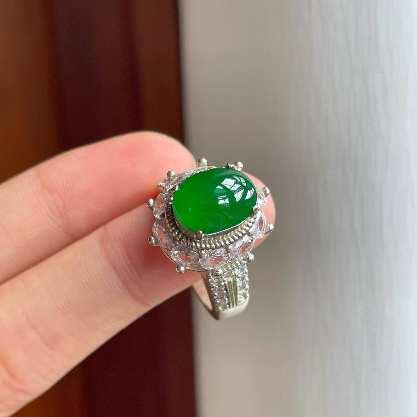 铜托冰种满绿翡翠蛋面（yc253142）