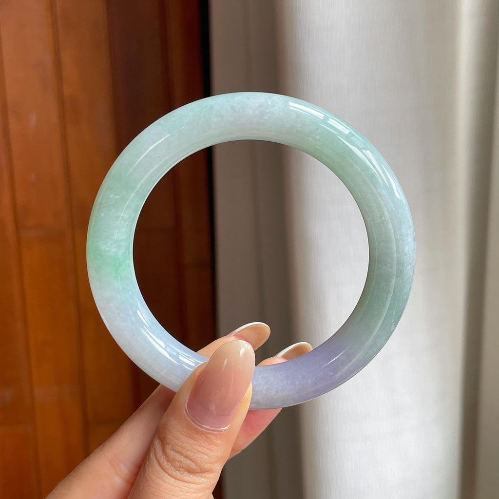 糯冰春带彩翡翠圆条手镯56圈（yc426642）