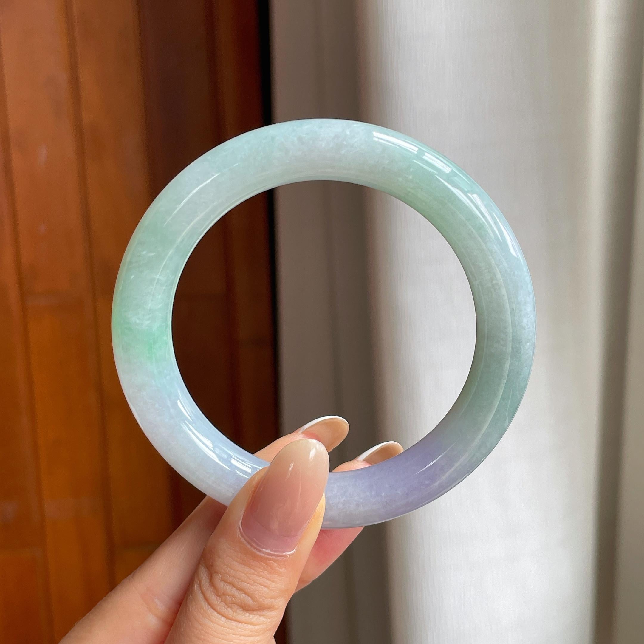 糯冰春带彩翡翠圆条手镯56圈（yc426642）