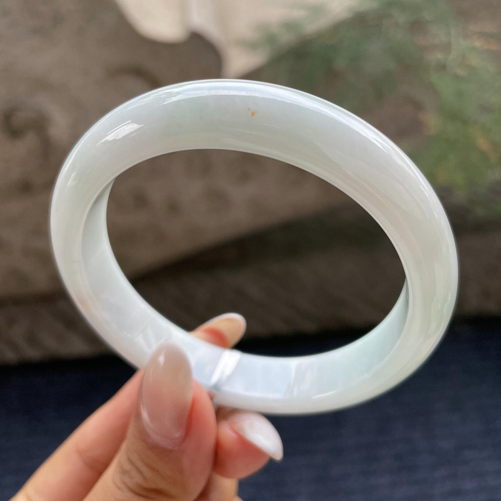 大圈口    细糯种带底色飘红翡正圈平安镯58.5圈       天然缅甸A货翡翠（yc421288）