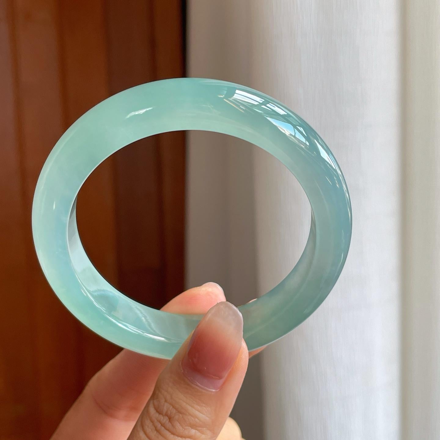 冰玻种蓝晴底翡翠平安镯（57.5mm）（yc329513）