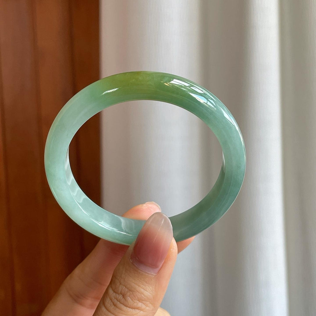 糯冰湖水绿带黄翡翡翠平安镯（53.5mm）（yc312950）