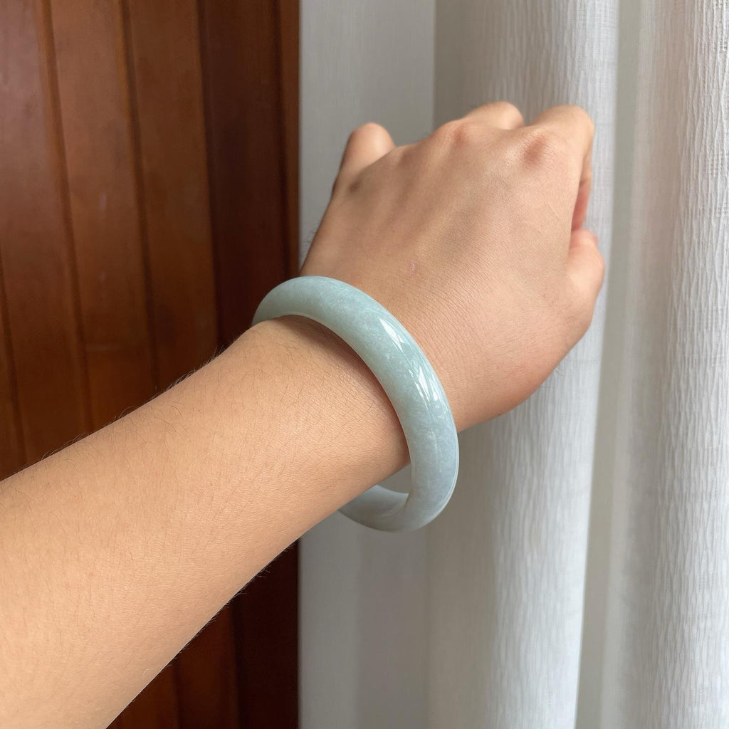 糯冰淡底色翡翠平安镯（58.6mm）（yc216053）