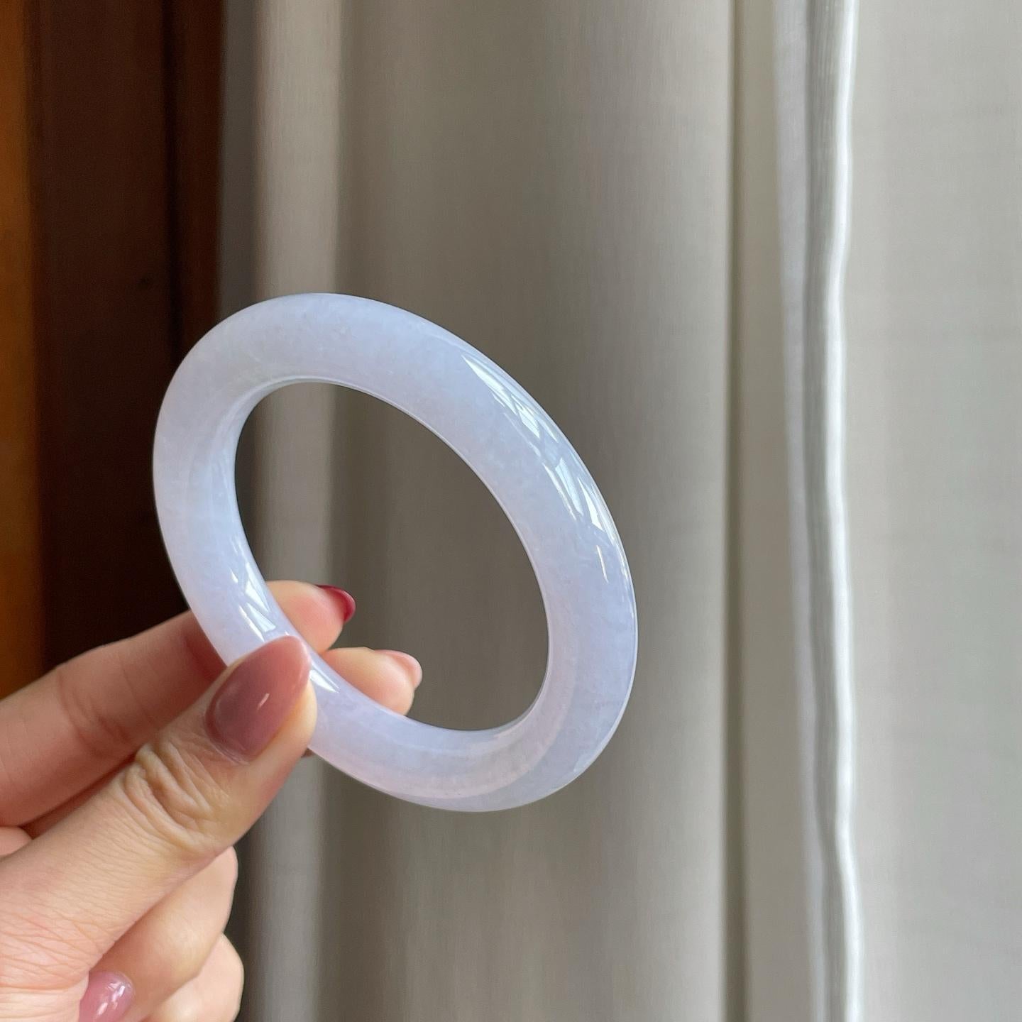 糯冰淡椿底翡翠圆条手镯（54mm）（yc302418）