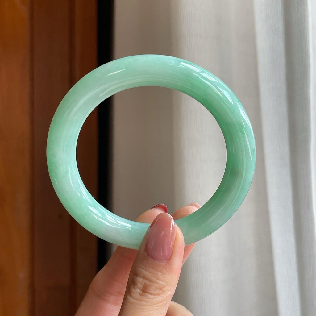 糯冰果绿翡翠圆条手镯（57mm）（yc296425）