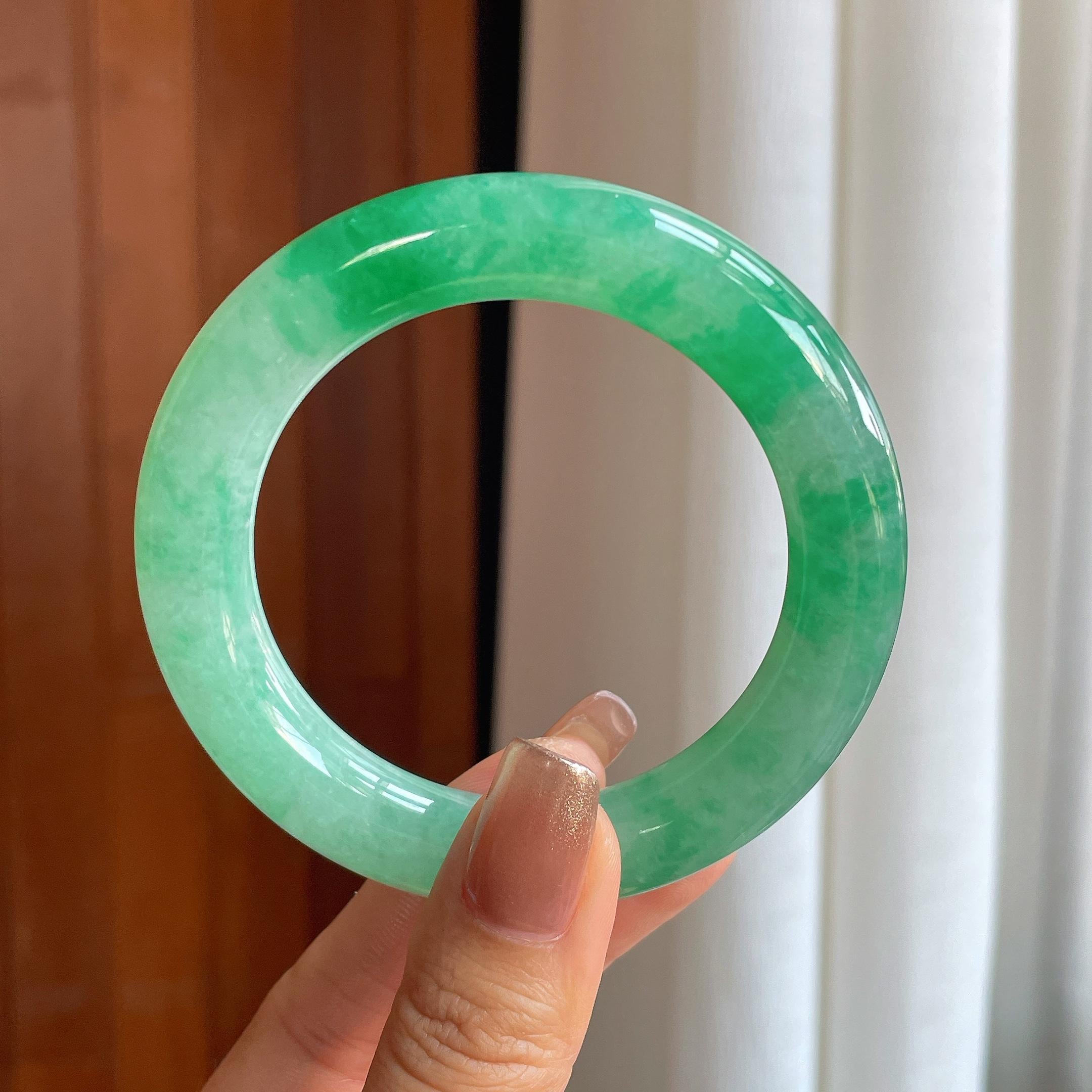 糯冰带色翡翠圆条手镯（55.5mm）（yc365717）