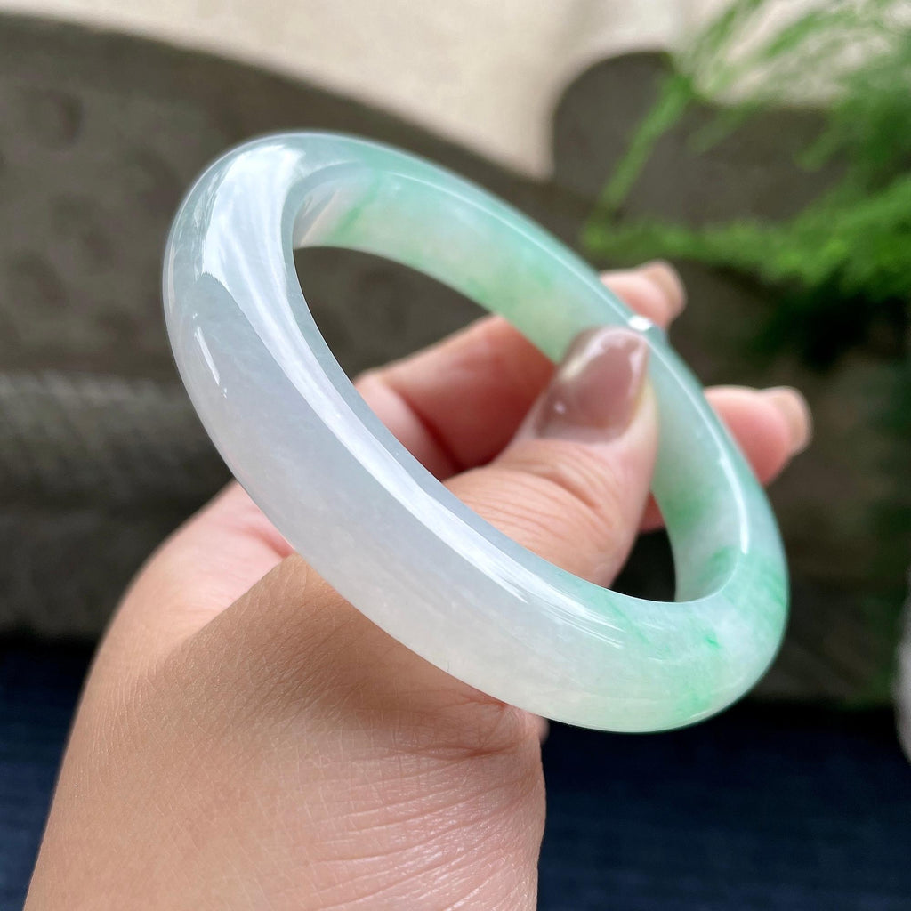 大圈口糯冰种飘绿花正圈平安镯58圈口  天然缅甸A货翡翠（yc350660）