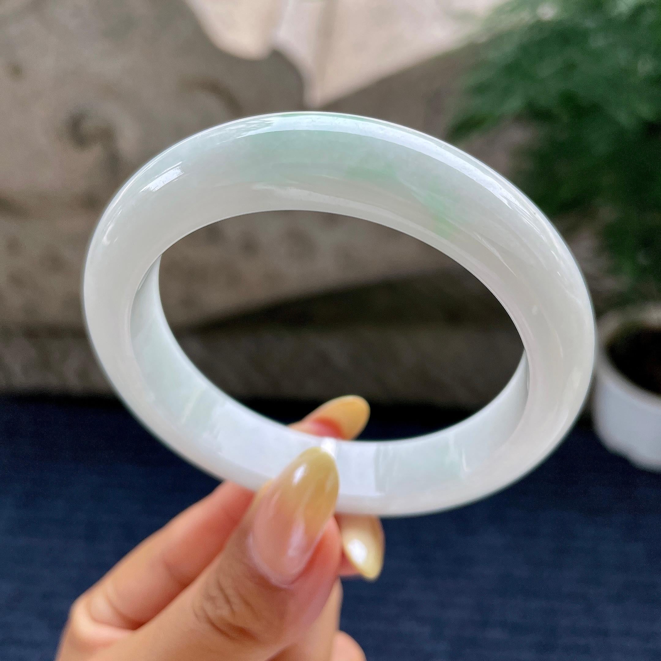 细糯种飘绿花正圈平安镯56.8圈 天然缅甸A货翡翠（yc481941）