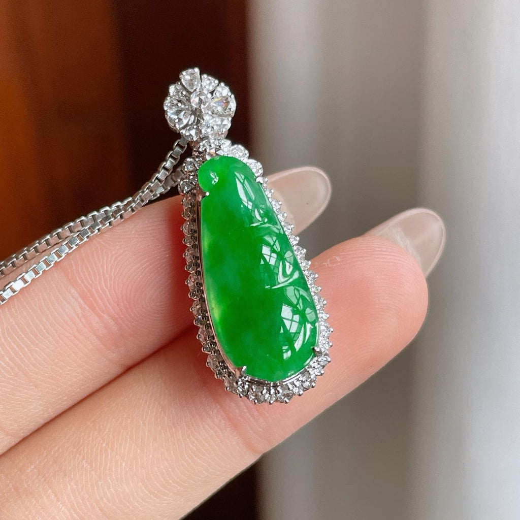 18k金镶糯冰满绿翡翠豆子（yc239364）