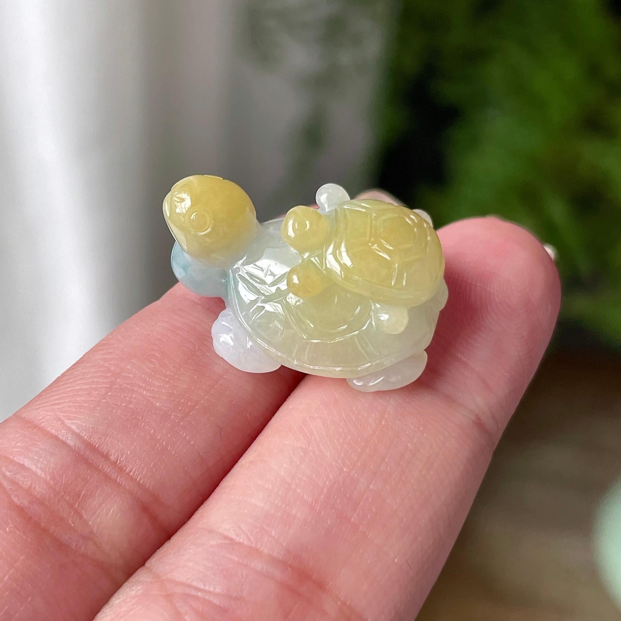 细糯种飘黄翡长寿龟吊坠 天然缅甸A货翡翠（yc469505）